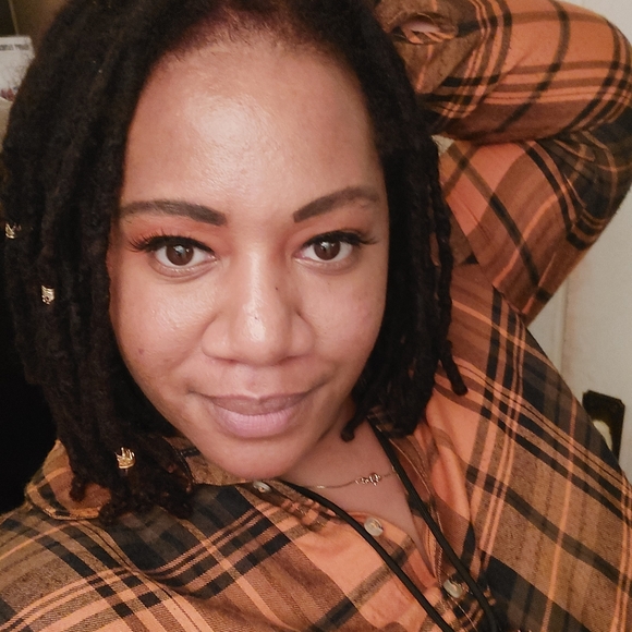 💰Meet your Posher💰 - Picture 3 of 3